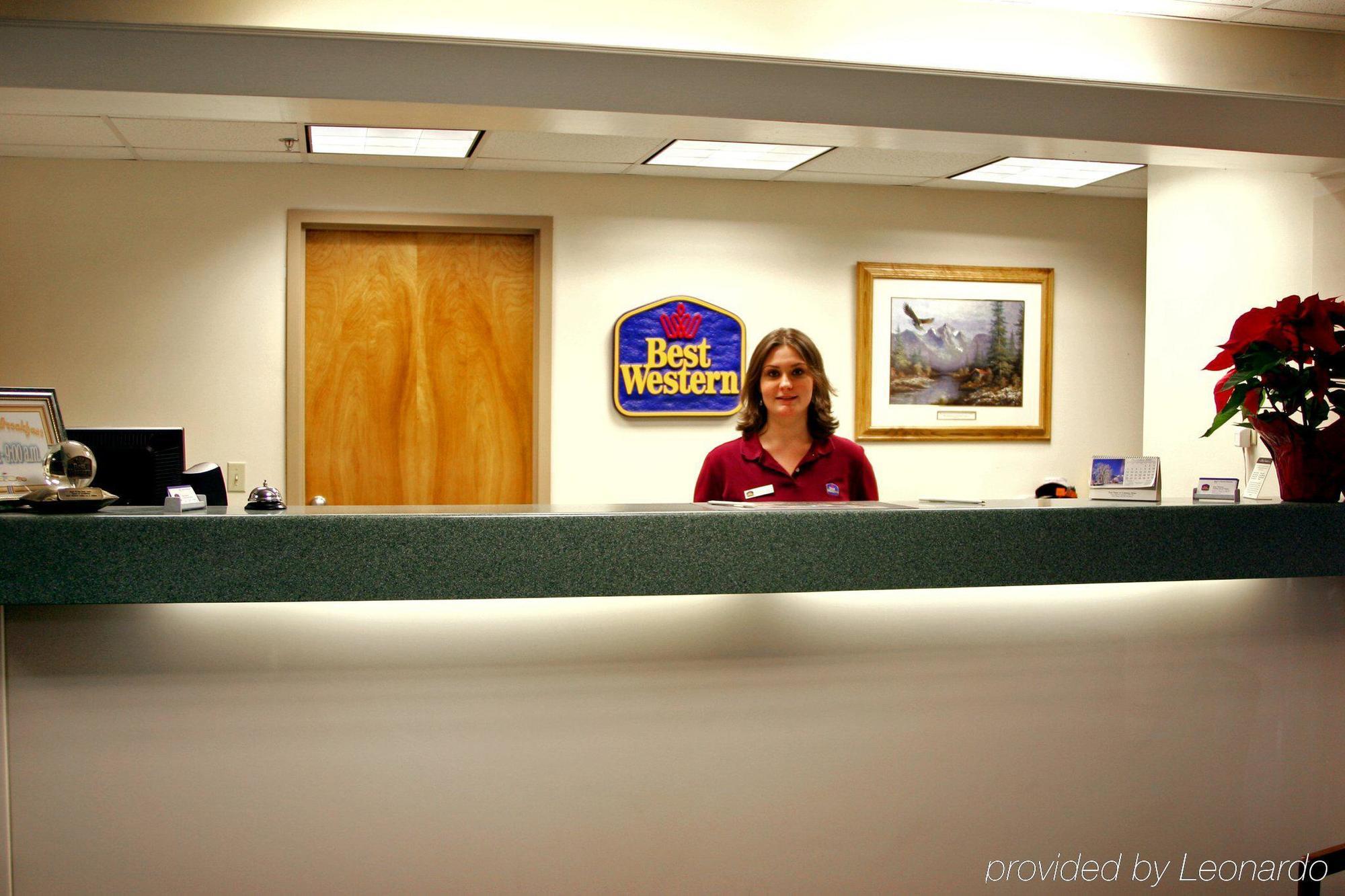 Collins Inn & Suites インテリア 写真